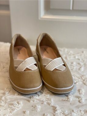Casual Tan Canvas Ballet Flats with White Straps